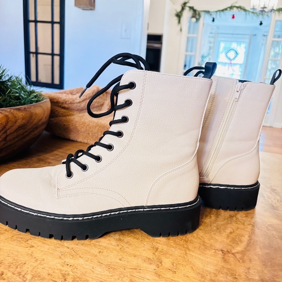 Sold - Picture 3 of 14